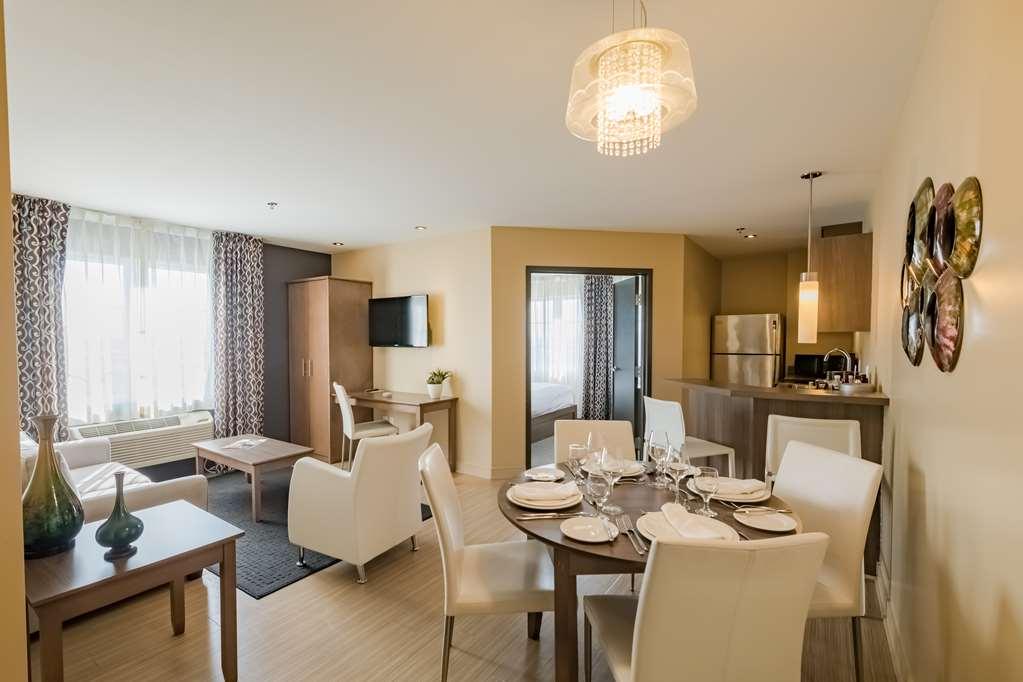 Imperia Hotel Et Suites Terrebonne Habitación foto